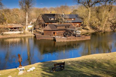 Kolarovo 'daki ahşap su değirmeni, Vah nehri, Slovakya.