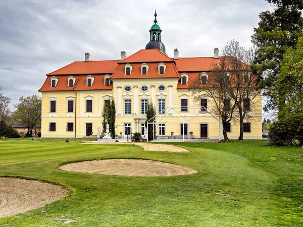 Bernolakovo 'daki Barok Malikanesi, Jozef Esterhazi, 1714, Ulusal Kültür Anıtı, Slovakya.