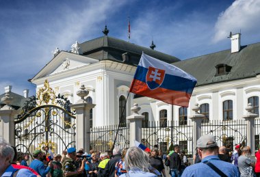 Acil durum, salgın, 1 'i protesto edin. Mayıs 2021, Bratislava, Slovakya.