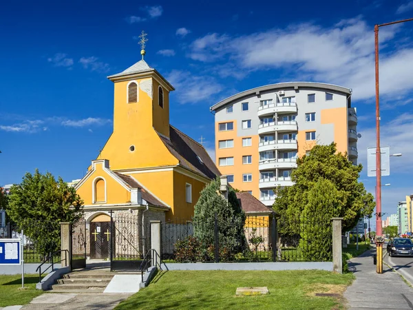 Καθολική Εκκλησία Του Αγίου Ιωσήφ Podunajske Biskupice Μπρατισλάβα Σλοβακία — Φωτογραφία Αρχείου