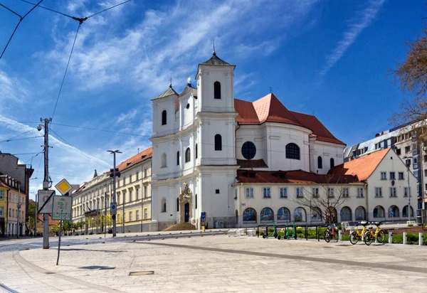 Église Catholique Sainte Trinité Bratislava Slovaquie — Photo
