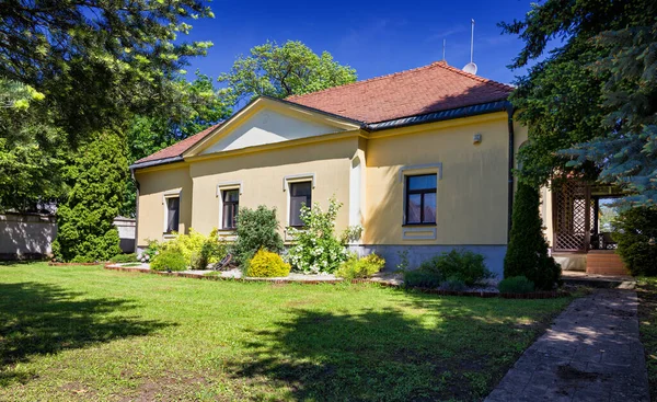 Neoclassicistisch Herenhuis Barlanghi Travnica Slowakije — Stockfoto