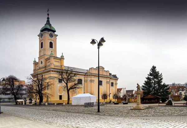 Topolcany Meydanı, Bakire Meryem Hükmü Kilisesi, Slovakya.