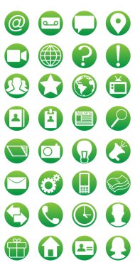 Beyaz arka planda izole edilmiş çemberlerdeki medya ve iletişim simgeleri. İnternet ve İnternet sembolleri