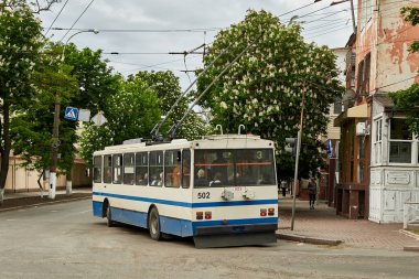Sokaktaki tramvay otobüsü