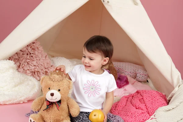 Child Pretend Play: Princess Crown and Teepee Tent — Stock Photo, Image