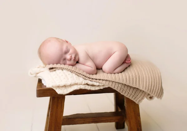 Newborn Sleeping on Chair — Stock Photo, Image