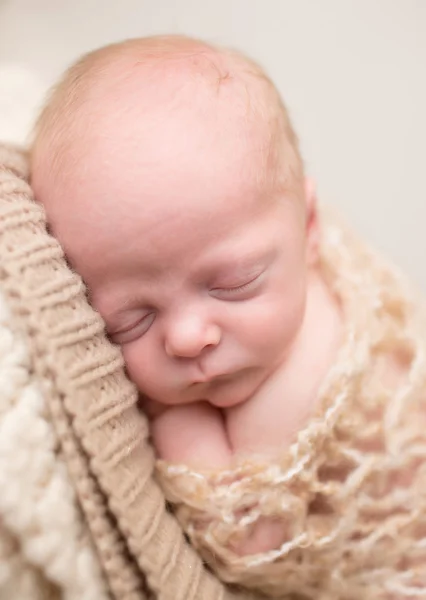 Newborn Sleeping on Chair — Stock Photo, Image