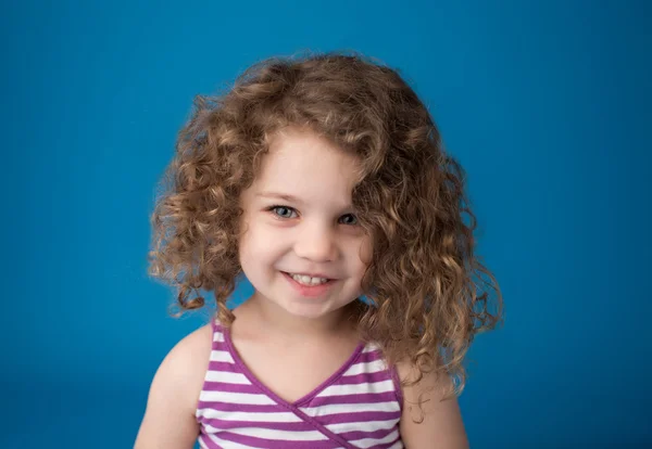 Criança feliz sorrindo rindo — Fotografia de Stock