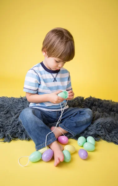 Kinderen Pasen activiteit en ambachten — Stockfoto