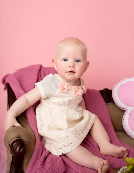Kanepede oturan bebek Telifsiz Stok Fotoğraflar