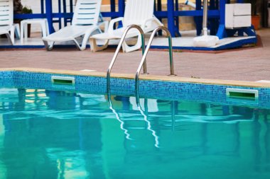 Açık Yüzme Havuzu