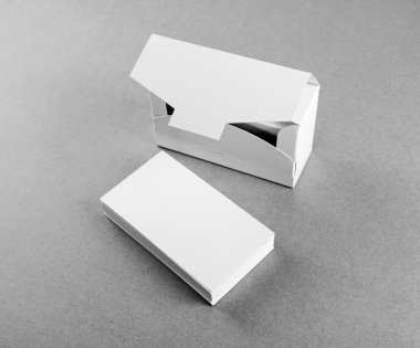 Boş kartvizitler ve kutu