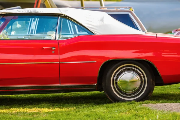 Red retro car — Stock Photo, Image