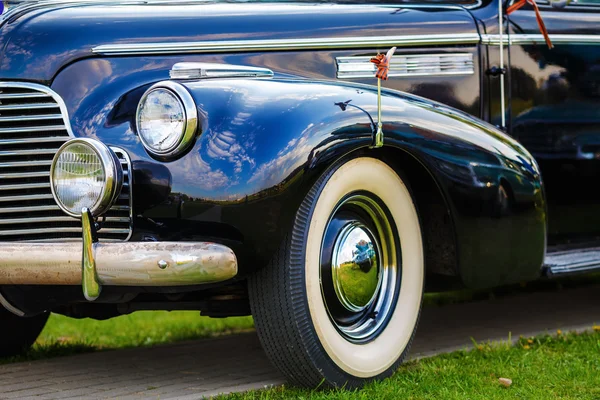 Black retro car — Stock Photo, Image