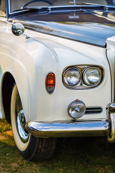 Luxury retro car — Stock Photo, Image