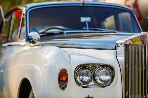 Rolls Royce - роскошный автомобиль — стоковое фото