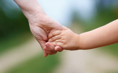 Kadın ve Çocuk Elleri