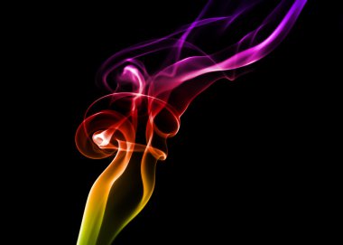 Karanlık parlak renkli duman