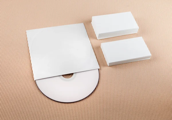 Cartões comerciais em branco e disco compacto — Fotografia de Stock