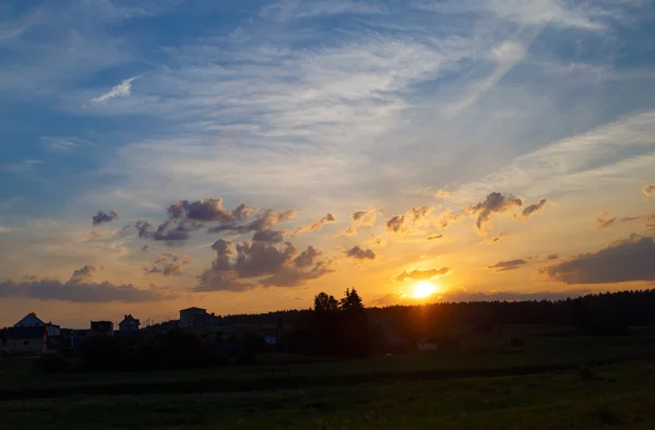 Puesta de sol en el campo —  Fotos de Stock