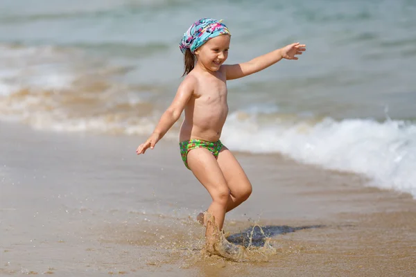 Baby on the coast — Stock Photo, Image