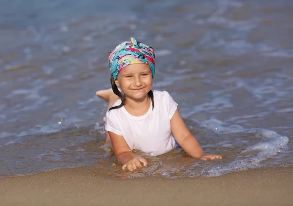 Child on beach — Stock Photo, Image