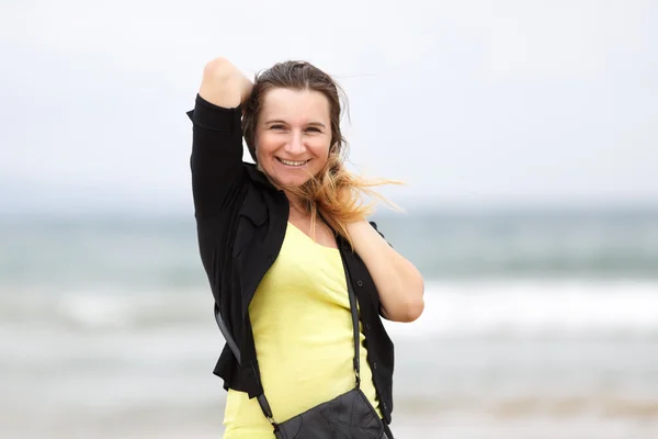 Jovencita sonriente — Foto de Stock