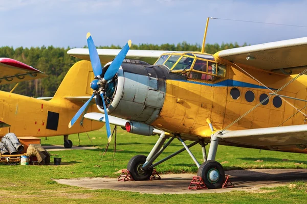 Aviões amarelos — Fotografia de Stock