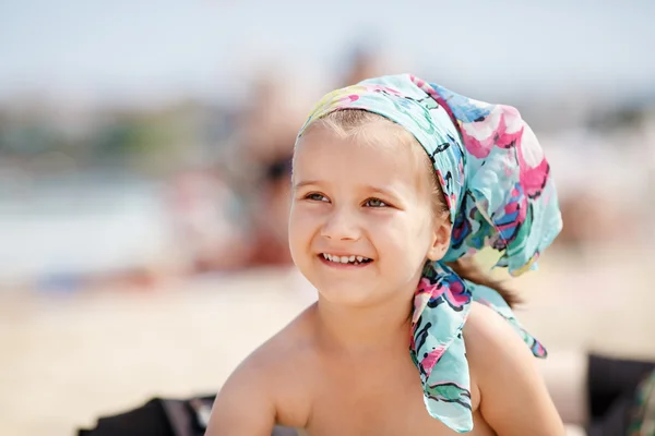 Smiling little girl — Stock Photo, Image