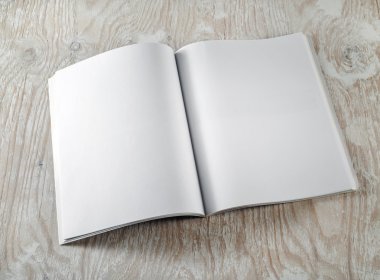 Boş açılan broşürü