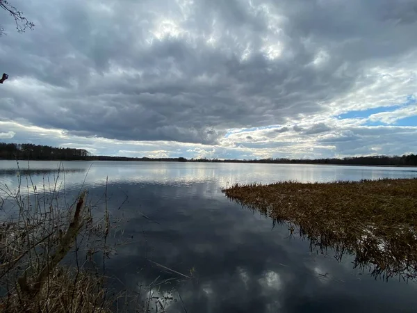 Glinki Wodawa Közelében Nehéz Felhők Hatolnak Kék Természetén Áprilisban Életre — Stock Fotó