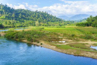 Nehri Vadisi arkasında