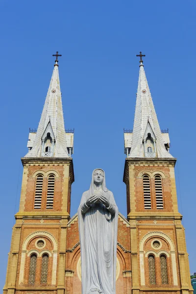 Iglesia y Virgen María madre Fotos De Stock