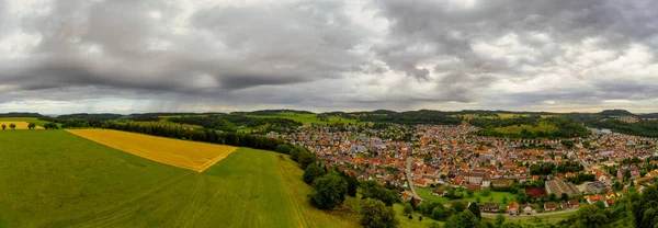 Albstadt 'ın eğlence alanı üzerinde kırsal panoramik manzara Baden Wuerttemberg, Almanya' daki Swabian Alb 'de. — Stok fotoğraf