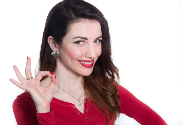 Güzel kadın parmakları Tamam işaretiyle gösterilen