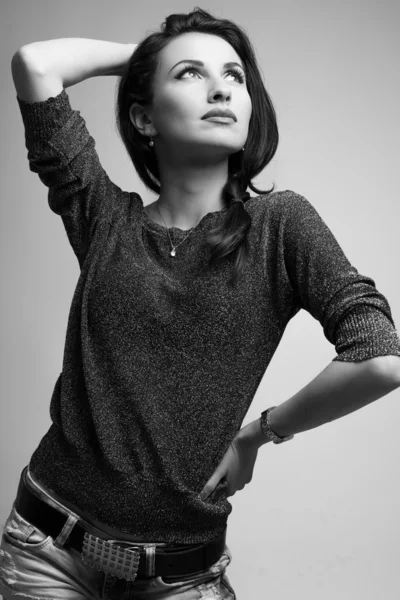 Muhteşem model orta atış siyah beyaz arıyorsunuz