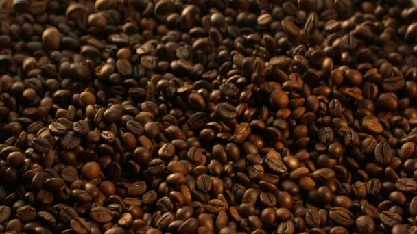 Фасоль Coffee летит со скоростью 1500 кадров в секунду — стоковое видео