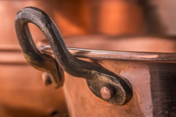 Kupferpfannen mit horizontalem Griff — Stockfoto