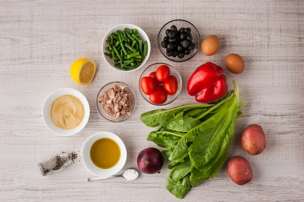 Ingredients for Salad with tuna, beans, peppers, cherry tomatoes — Stock Photo, Image