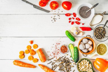 Ürünler için beyaz masa üstü Ortadoğu, Kafkasya ve Asya mutfağından görüntüleme