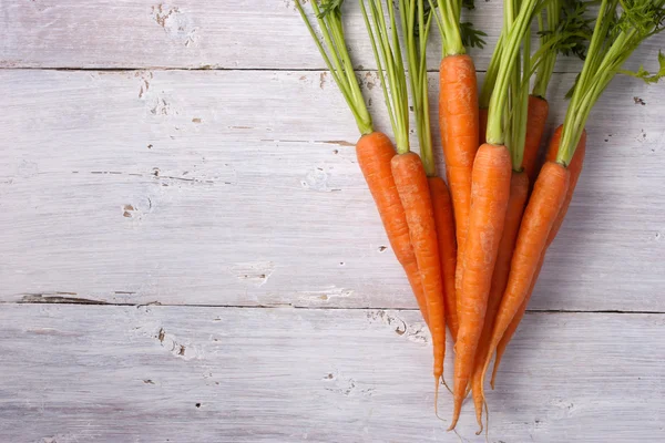 Zanahorias en el fondo blanco — Foto de Stock