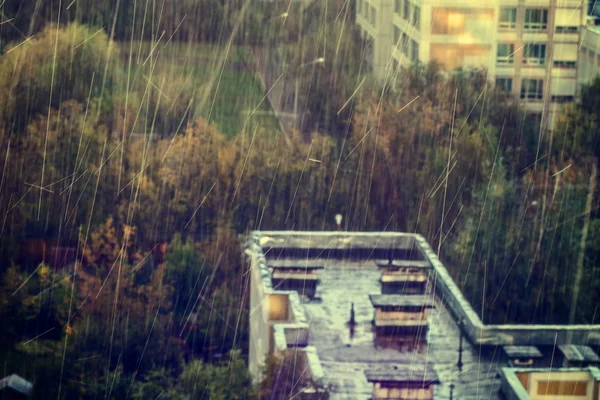 Budynki w deszczu — Zdjęcie stockowe