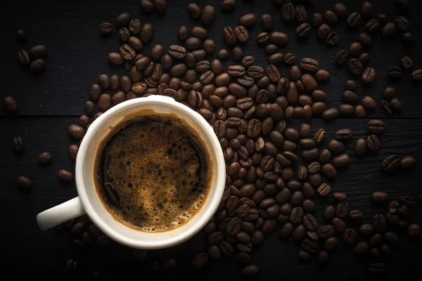 Cup of coffee with coffee beans horizontal — Stock Photo, Image