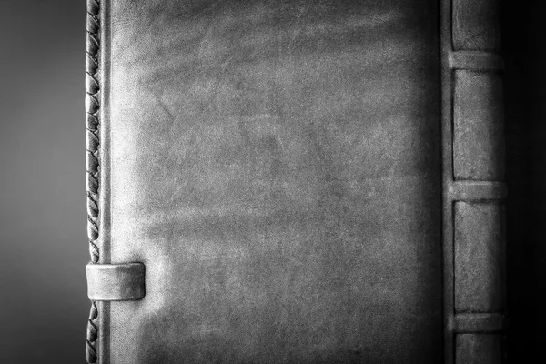 Cuaderno cerrado fondo blanco y negro — Foto de Stock