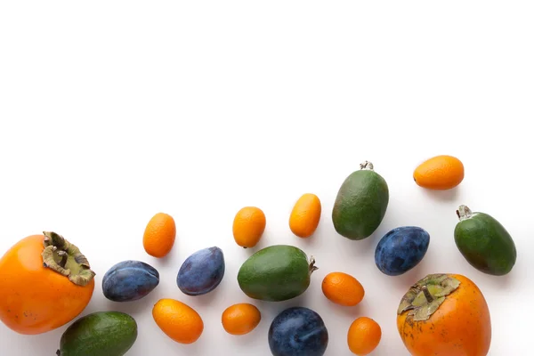 Sortierte Früchte auf dem weißen Hintergrund von oben — Stockfoto