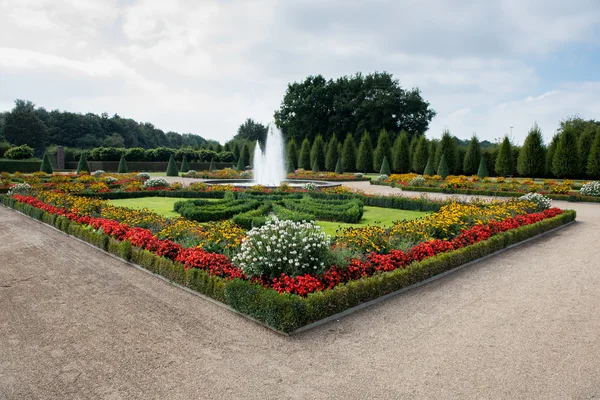 Çeşme parkı ile süs parça