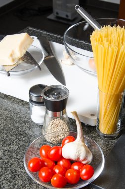 Domates, fesleğen ve sarımsak