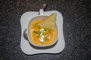 kremalı balkabağı çorbası