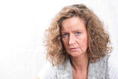 Portre güçlü kadın kritik arıyor